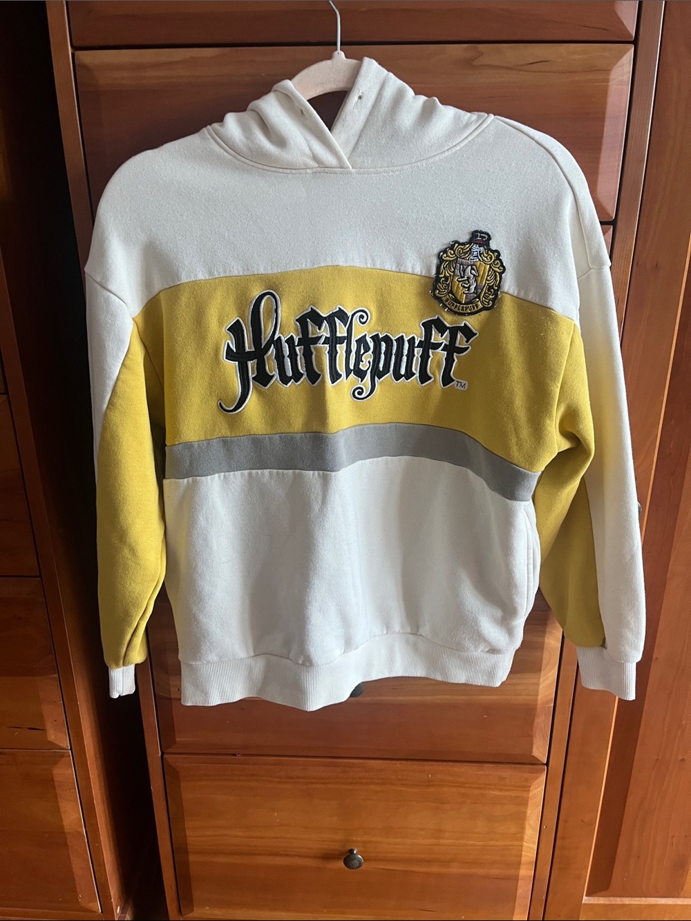 Wizarding World of Harry Potter Hufflepuff embroidered hoodie, size XS